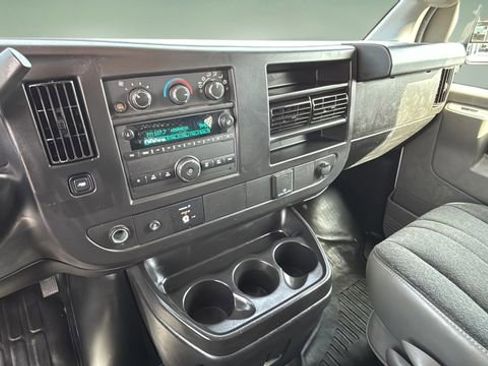Used 2024 GMC Savana 2500 Work Van w/ Driver Convenience Package image 22