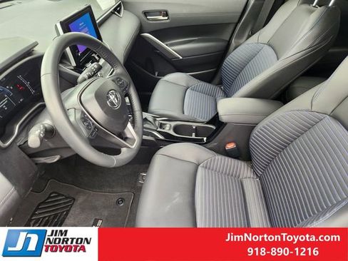 Used 2025 Toyota Corolla Cross AWD Hybrid w/ Convenience Package image 14
