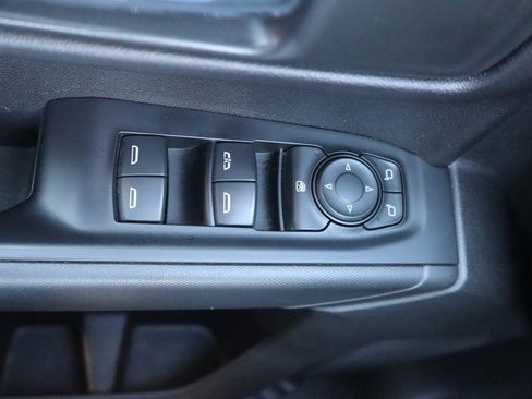 Used 2020 Chevrolet Silverado 1500 Custom w/ Custom Value Package image 13