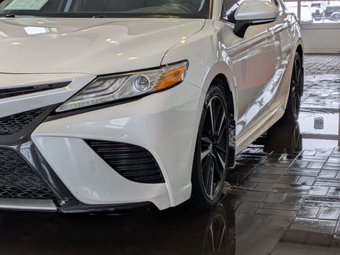 Used 2019 Toyota Camry XSE FWD image 10