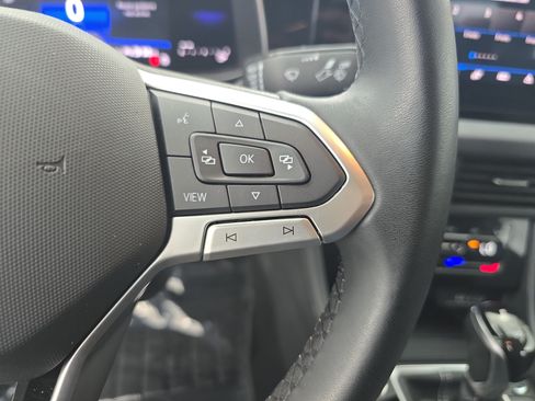 Certified 2025 Volkswagen Jetta SE FWD image 17