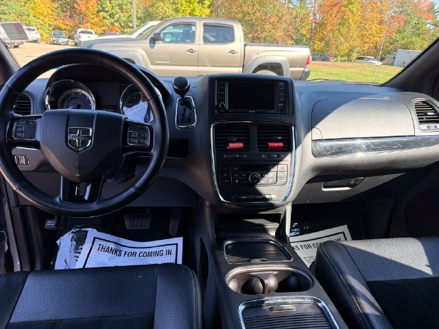 Used 2018 Dodge Grand Caravan SXT w/ Driver Convenience Group FWD image 14