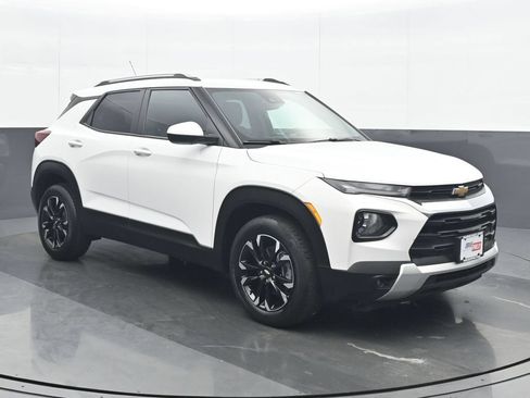 Used 2023 Chevrolet TrailBlazer LT FWD image 9
