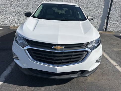 Used 2020 Chevrolet Equinox LS w/ LS Convenience Package FWD image 2