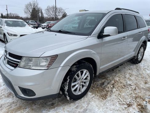 Used 2014 Dodge Journey SXT w/ Flexible Seating Group image 4