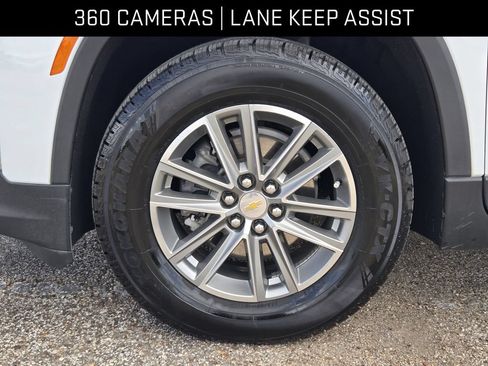 Used 2024 Chevrolet Traverse LT FWD image 13