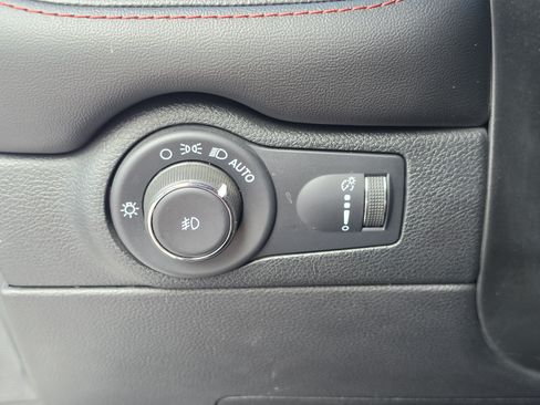 Used 2023 Dodge Durango R/T RWD image 35