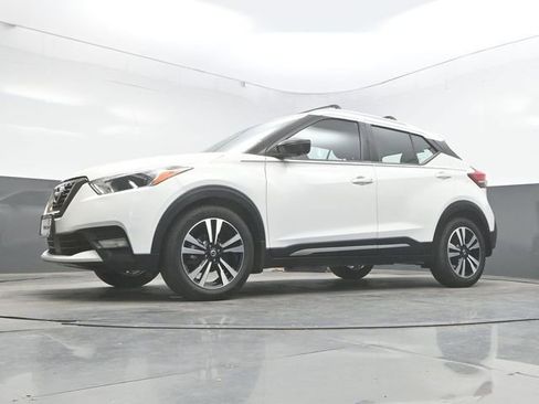 Used 2020 Nissan Kicks SR w/ Exterior Package image 31