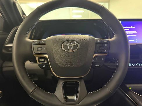 Certified 2025 Toyota Crown Signia w/ Advanced Technology Package AWD/4WD image 11