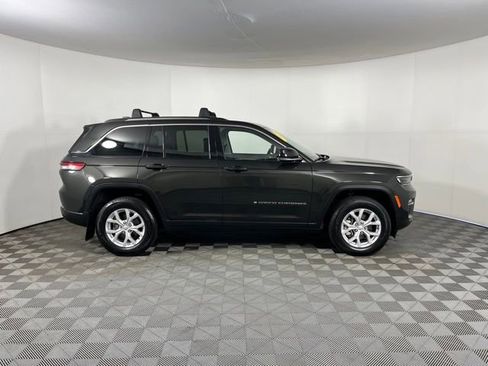 Used 2023 Jeep Grand Cherokee Limited image 8