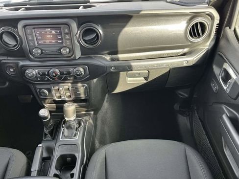 Used 2021 Jeep Wrangler Unlimited Sport image 18