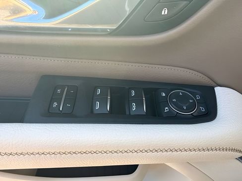 Used 2021 GMC Yukon Denali w/ Denali Premium Package AWD/4WD image 28