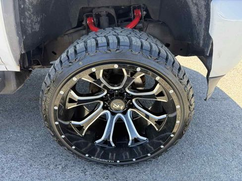 Used 2019 GMC Sierra 2500 Denali AWD/4WD image 6