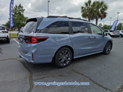 New 2026 Honda Odyssey Touring image 5
