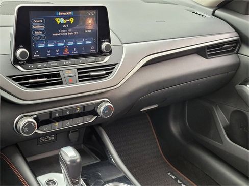 Used 2023 Nissan Altima 2.5 SR image 22
