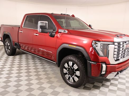 Used 2024 GMC Sierra 2500 Denali w/ Denali Reserve Package AWD/4WD image 1
