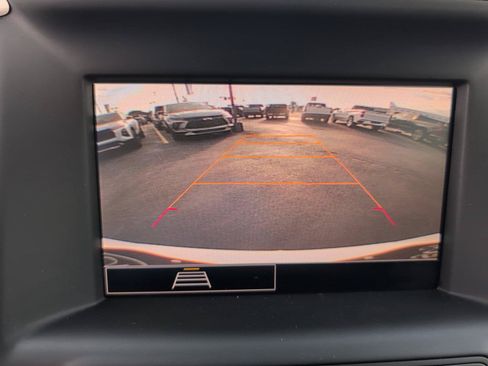 Used 2024 GMC Terrain SLE FWD image 19