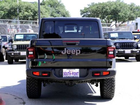 Used 2024 Jeep Gladiator Rubicon w/ Convenience Group AWD/4WD image 6