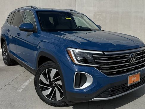 Certified 2025 Volkswagen Atlas SEL image 1