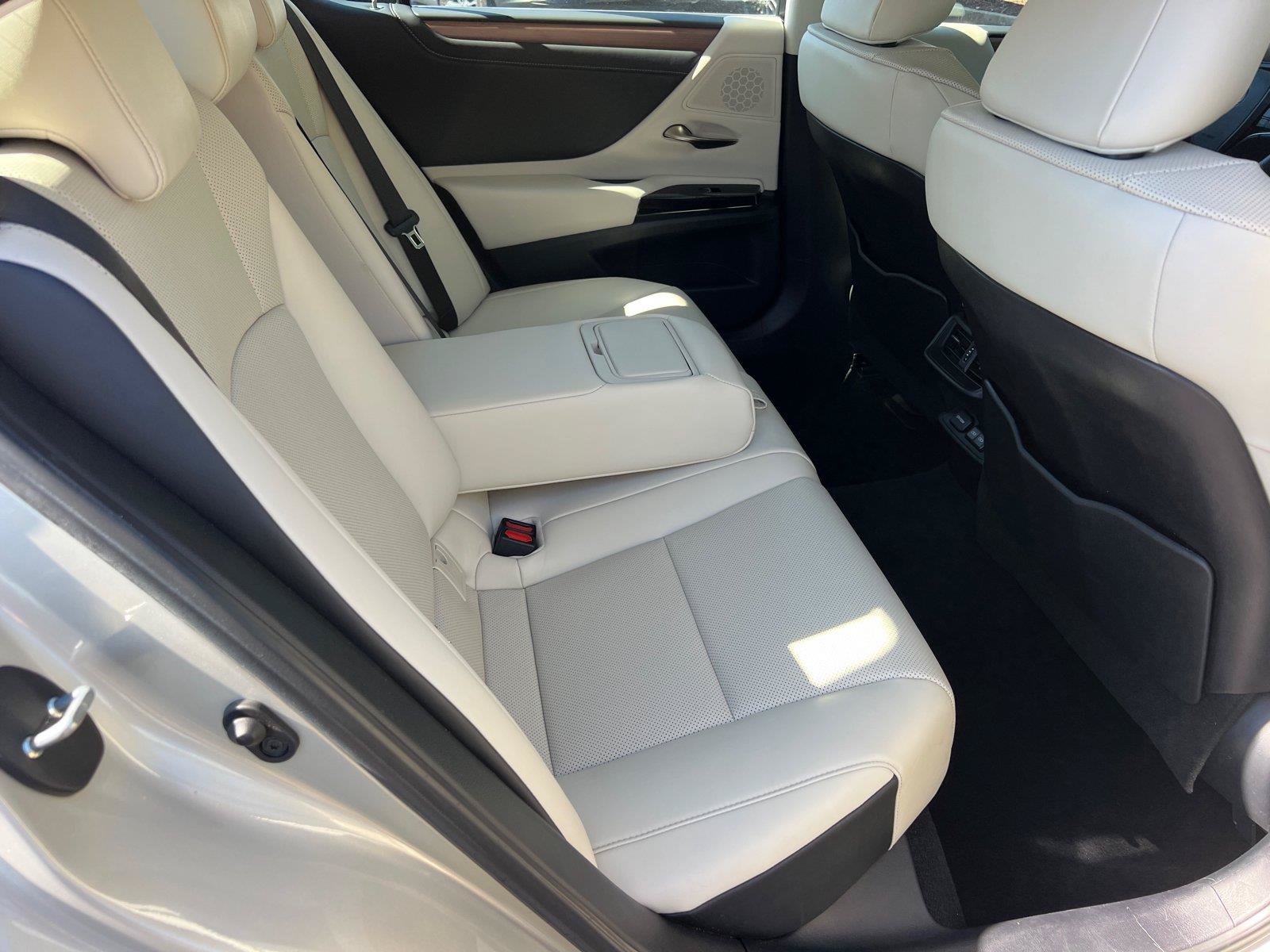 Used 2024 Lexus ES 350 w/ Premium Package FWD image 15
