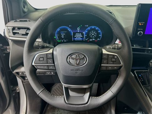 New 2026 Toyota Sienna XLE Woodland Edition AWD/4WD image 11