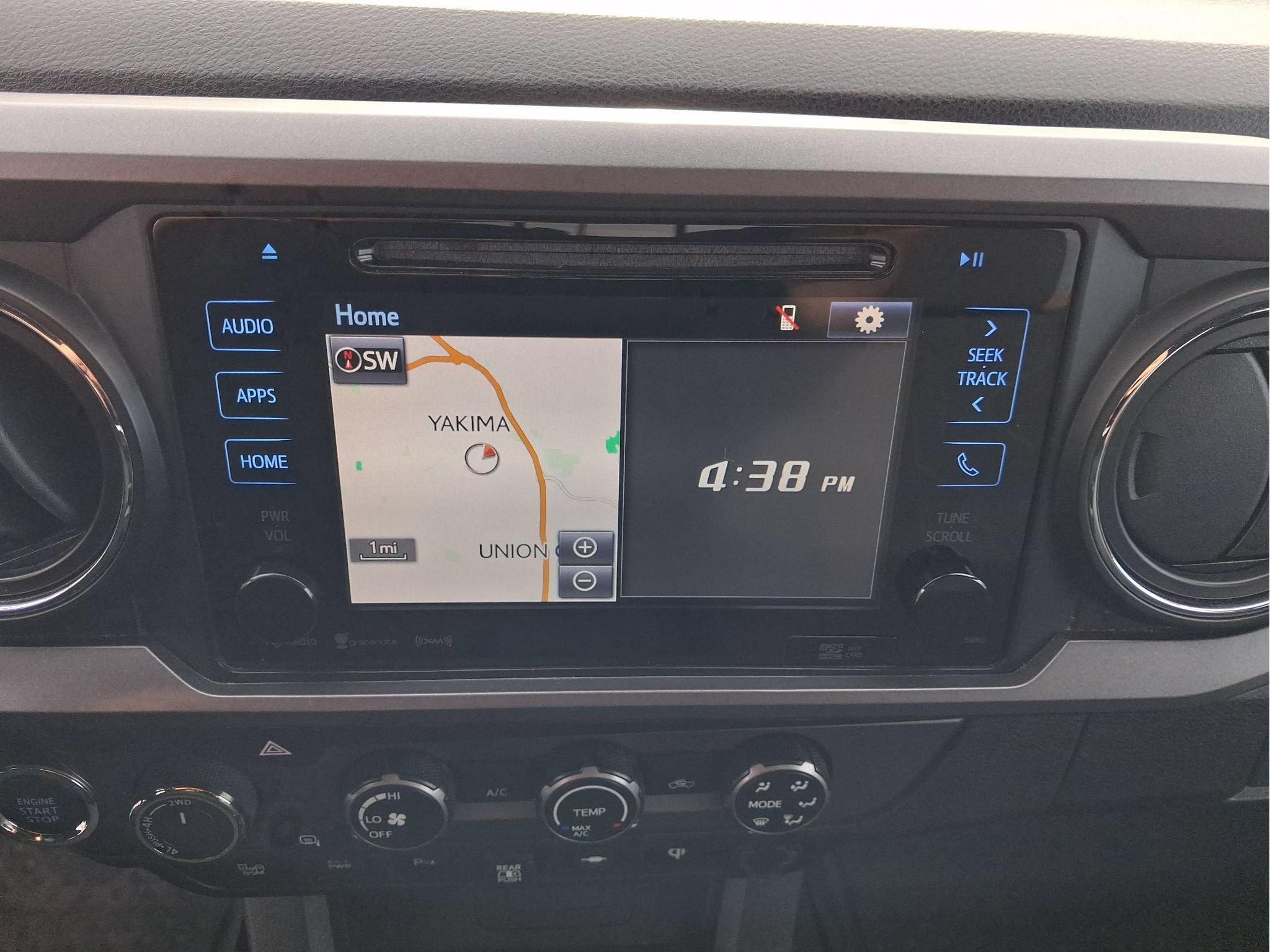 Used 2019 Toyota Tacoma TRD Off-Road w/ Technology Package AWD/4WD image 13
