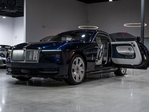 Used 2024 Rolls-Royce Spectre w/ Spectre Launch Package image 16