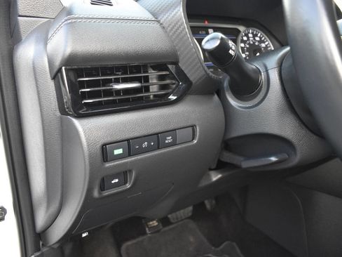 Used 2023 Nissan Sentra SV image 16