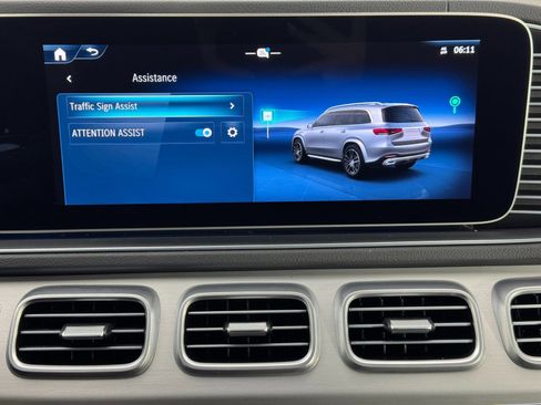 Used 2024 Mercedes-Benz GLS 450 4MATIC image 35