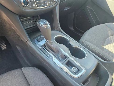 Used 2019 Chevrolet Equinox LT image 15