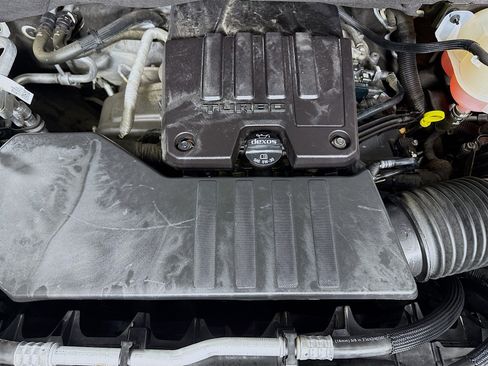 Used 2023 Chevrolet Silverado 1500 LT image 38