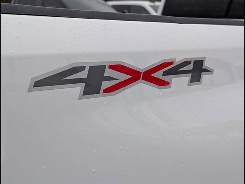 Used 2024 Chevrolet Silverado 2500 LT image 25