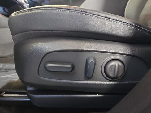 Used 2023 Buick Encore GX Select AWD/4WD image 29