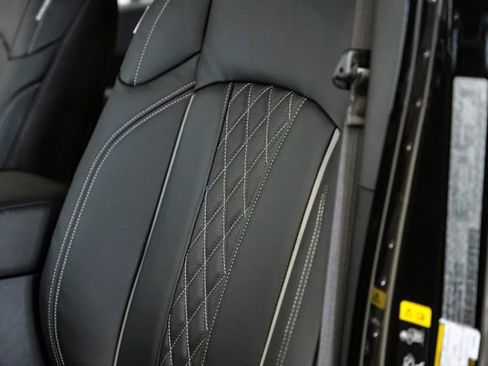 Used 2025 Jeep Gladiator Rubicon w/ Safety Group image 16