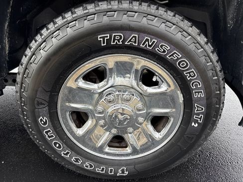 Used 2024 RAM 2500 Tradesman w/ Chrome Appearance Group AWD/4WD image 16