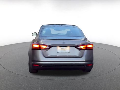 Used 2025 Nissan Altima 2.5 SV image 12