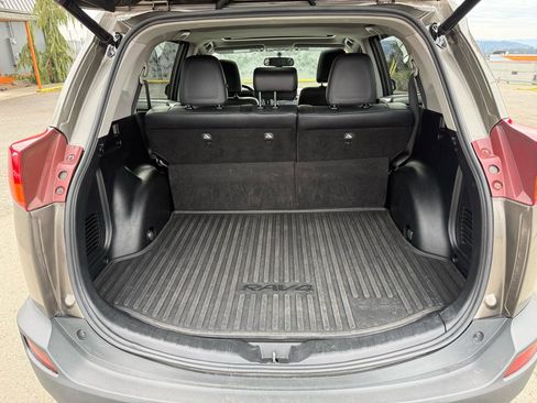 Used 2014 Toyota RAV4 Limited image 15