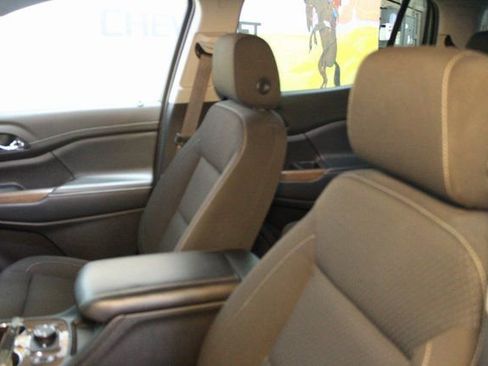 Used 2021 GMC Acadia SLE w/ Driver Convenience Package image 21