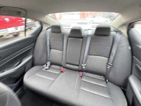 Used 2025 Nissan Altima 2.5 SV image 14