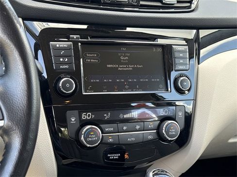 Certified 2021 Nissan Rogue Sport SV image 30