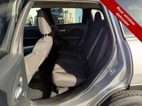 Used 2016 Jeep Cherokee Latitude w/ Comfort & Convenience Group image 29