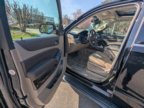 Used 2017 Chevrolet Tahoe LT image 8