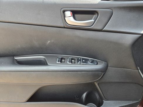 Used 2016 Kia Optima LX FWD image 13