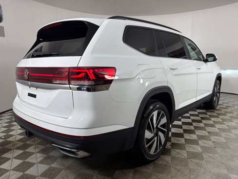Used 2024 Volkswagen Atlas SE FWD image 3