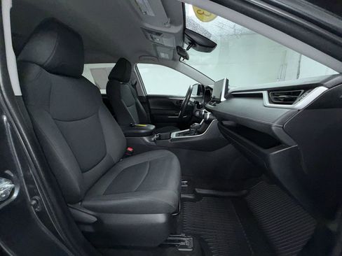 Certified 2023 Toyota RAV4 LE image 9