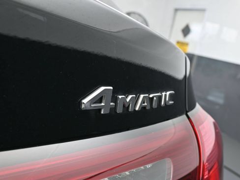 Used 2025 Mercedes-Benz GLC 300 4MATIC image 37