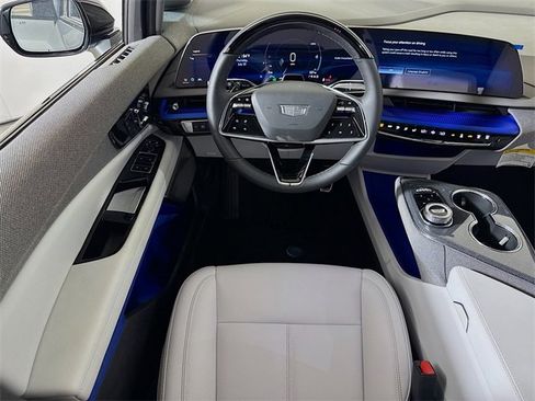 New 2025 Cadillac Optiq Luxury 1 image 15