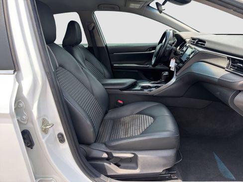 Used 2019 Toyota Camry SE FWD image 29