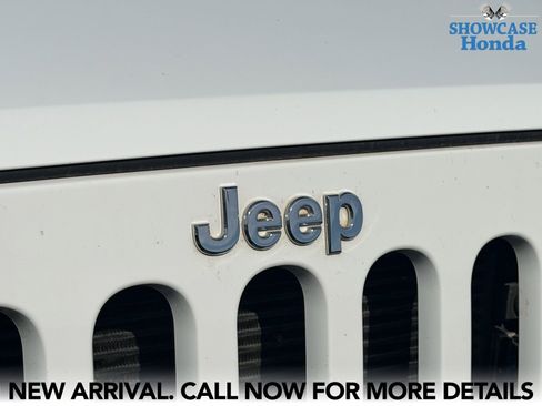 Used 2017 Jeep Wrangler Unlimited Rubicon w/ Connectivity Group AWD/4WD image 8