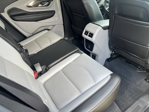 Used 2022 GMC Terrain SLT FWD image 11